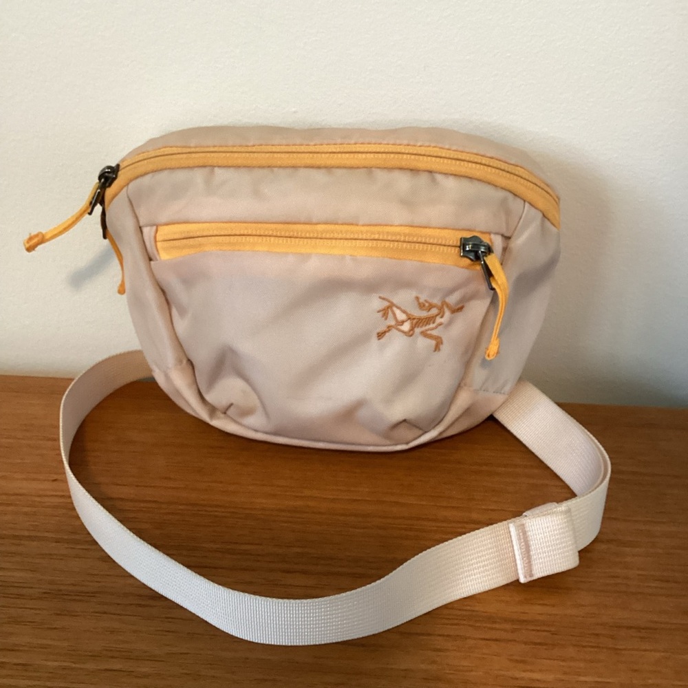 Arc'teryx Mantis 1 Waist Pack in Sunlust Fanny Belt Bag Crossbody Hip Pouch pink - Picture 2 of 7